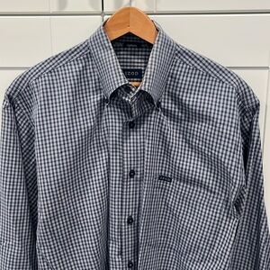 Izod 💯 % cotton long sleeve plaid shirt